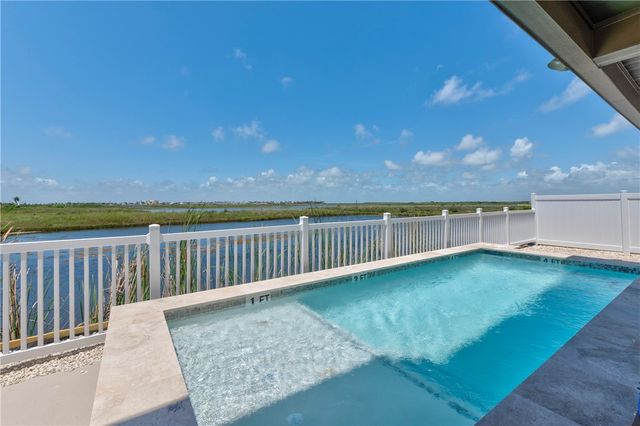 185 Paradise Pointe Dr, Port Aransas, TX 78373