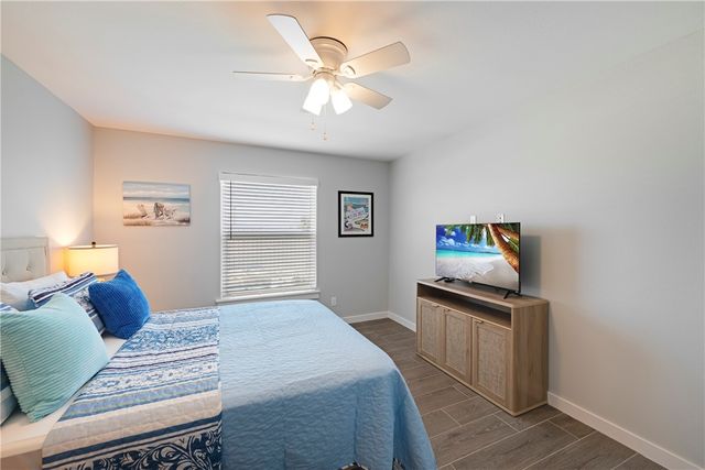 185 Paradise Pointe Dr, Port Aransas, TX 78373