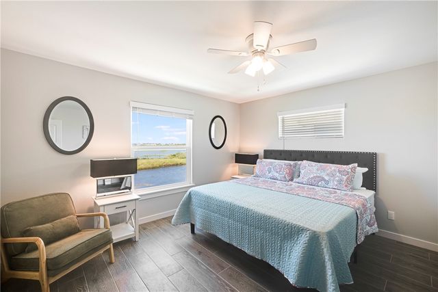 185 Paradise Pointe Dr, Port Aransas, TX 78373
