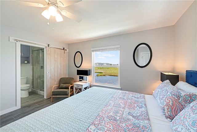 185 Paradise Pointe Dr, Port Aransas, TX 78373