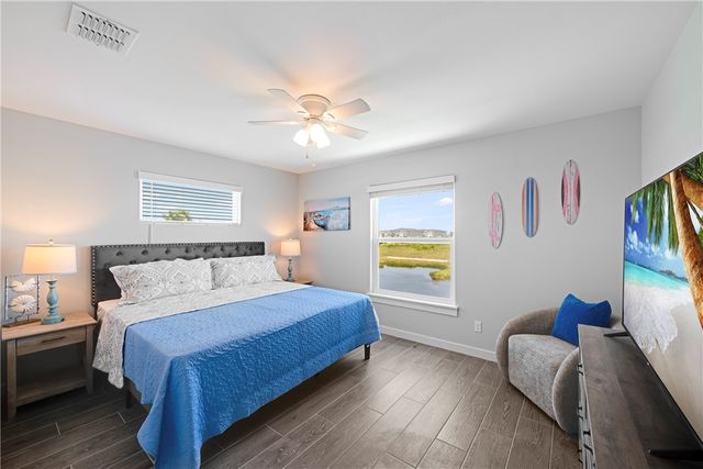 185 Paradise Pointe Dr, Port Aransas, TX 78373