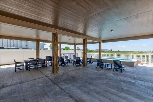 185 Paradise Pointe Dr, Port Aransas, TX 78373