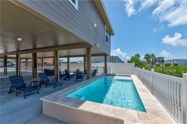 185 Paradise Pointe Dr, Port Aransas, TX 78373