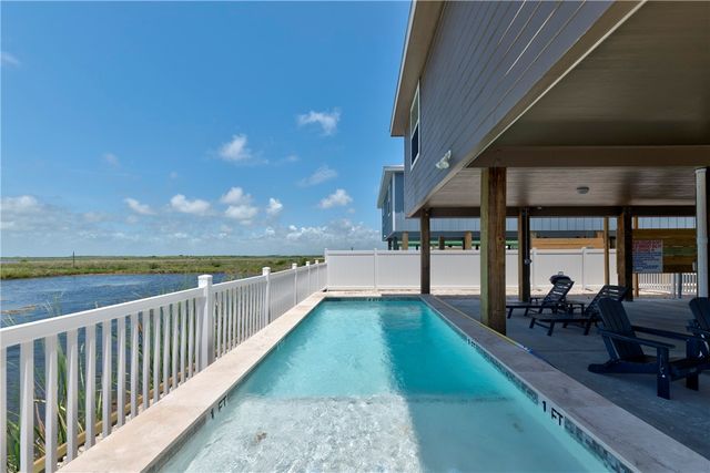 185 Paradise Pointe Dr, Port Aransas, TX 78373