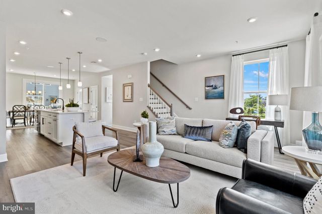 3533 DEAN DR, Hyattsville, MD 20782