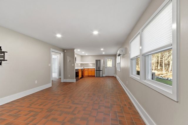 82-R Cedar St, Wenham, MA 01984