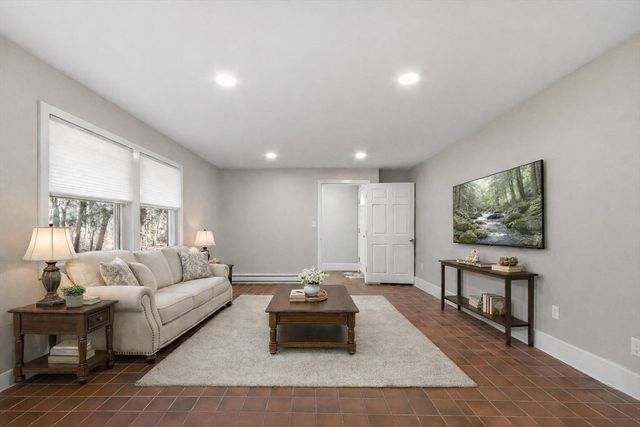 82-R Cedar St, Wenham, MA 01984