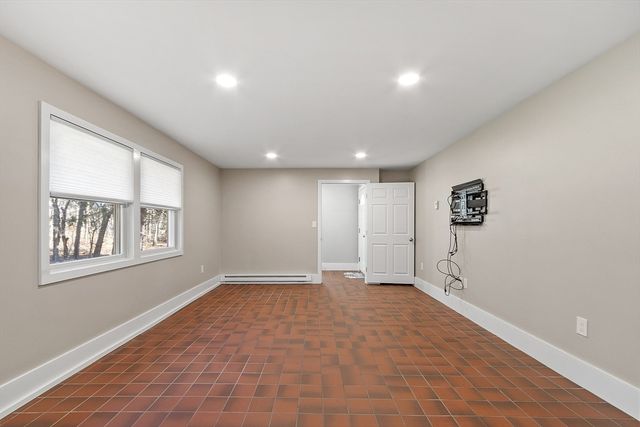 82-R Cedar St, Wenham, MA 01984