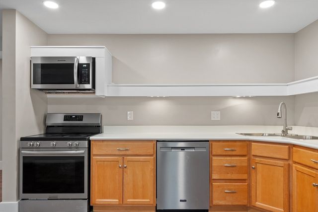 82-R Cedar St, Wenham, MA 01984