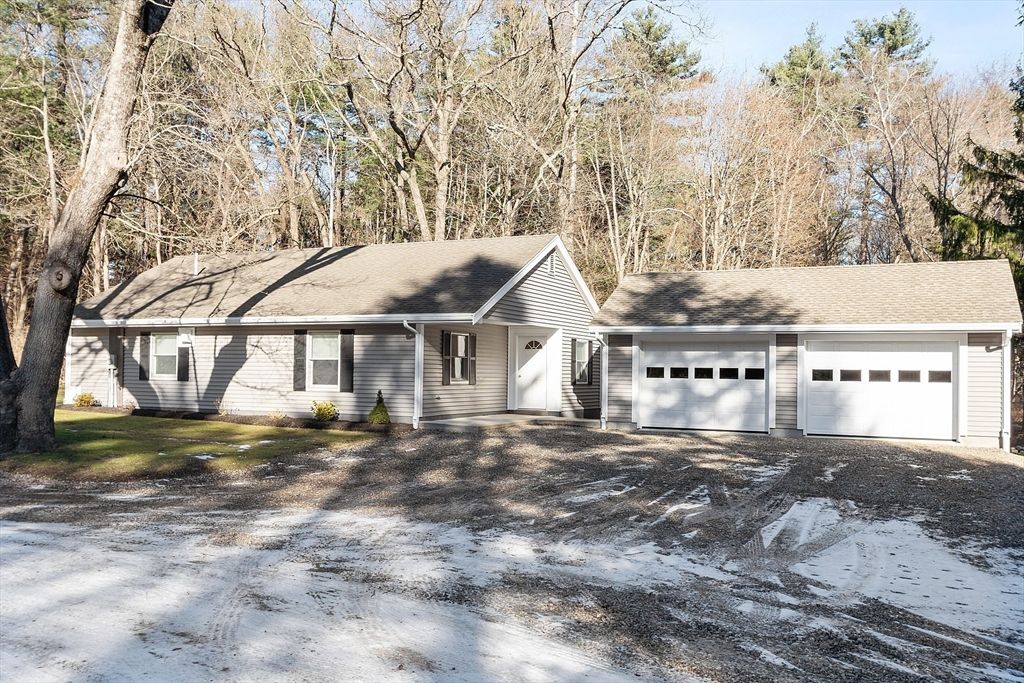 82-R Cedar St, Wenham, MA 01984