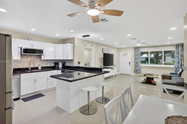 4617 SW 24th Ave, Dania Beach, FL 33312