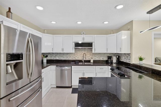 4617 SW 24th Ave, Dania Beach, FL 33312