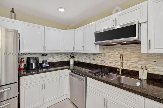 4617 SW 24th Ave, Dania Beach, FL 33312