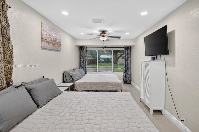 4617 SW 24th Ave, Dania Beach, FL 33312