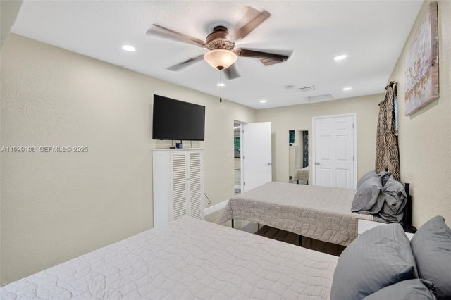 4617 SW 24th Ave, Dania Beach, FL 33312