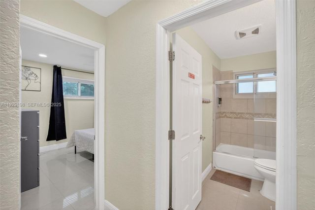 4617 SW 24th Ave, Dania Beach, FL 33312