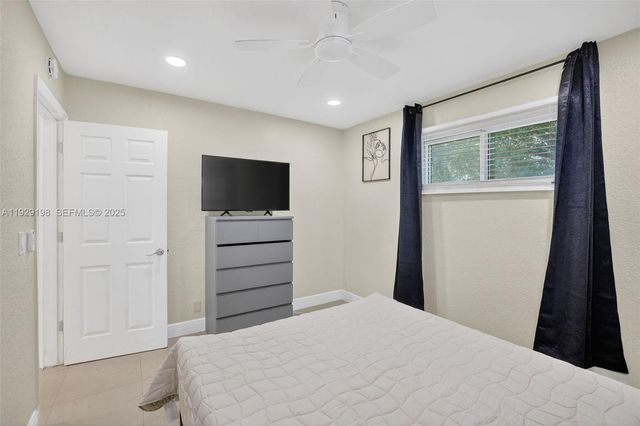 4617 SW 24th Ave, Dania Beach, FL 33312