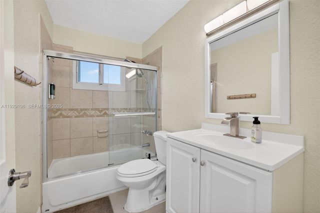 4617 SW 24th Ave, Dania Beach, FL 33312