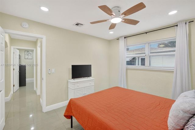 4617 SW 24th Ave, Dania Beach, FL 33312