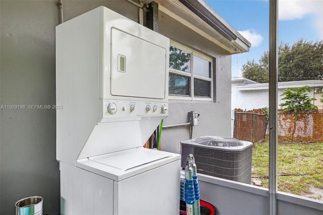 4617 SW 24th Ave, Dania Beach, FL 33312