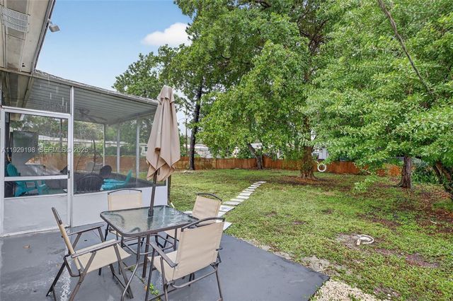 4617 SW 24th Ave, Dania Beach, FL 33312