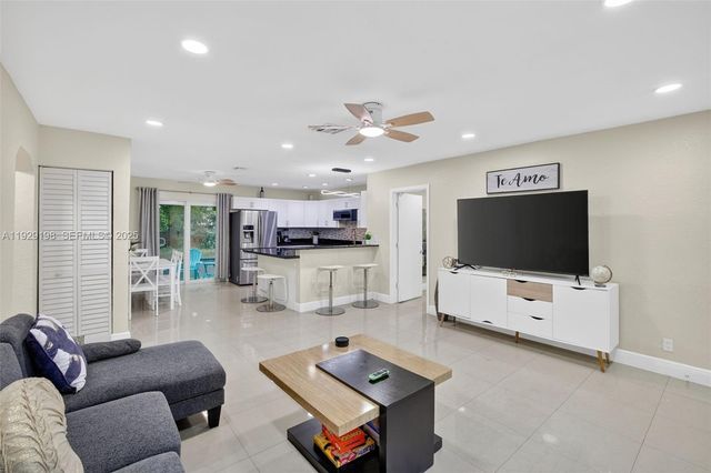 4617 SW 24th Ave, Dania Beach, FL 33312