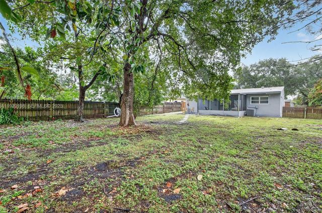 4617 SW 24th Ave, Dania Beach, FL 33312