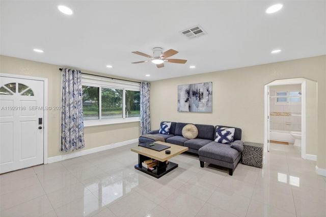 4617 SW 24th Ave, Dania Beach, FL 33312