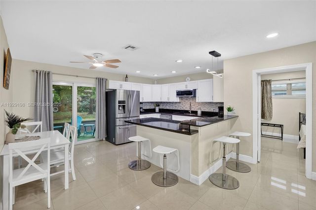 4617 SW 24th Ave, Dania Beach, FL 33312