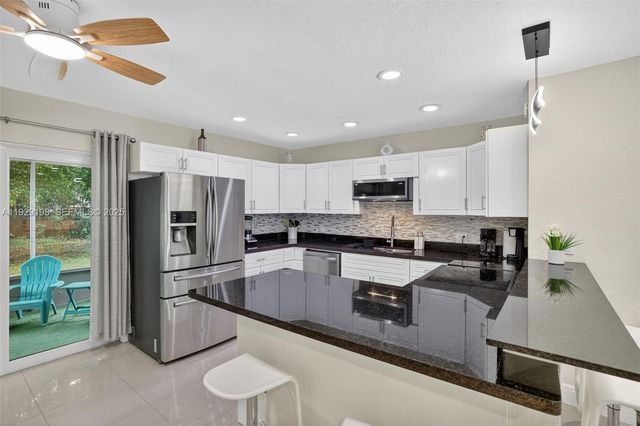 4617 SW 24th Ave, Dania Beach, FL 33312