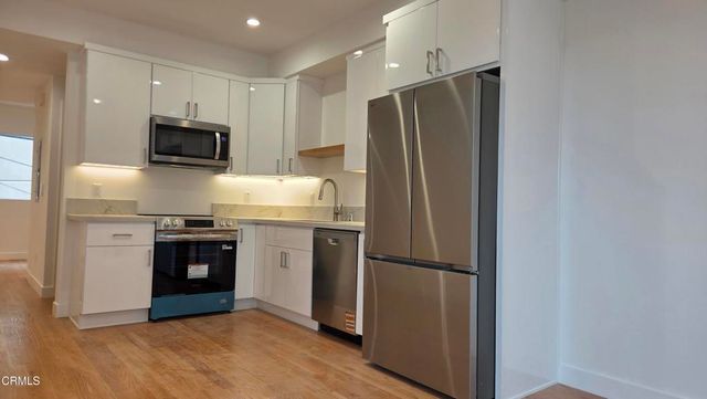 917 N Ridgewood Place, Los Angeles, CA 90038