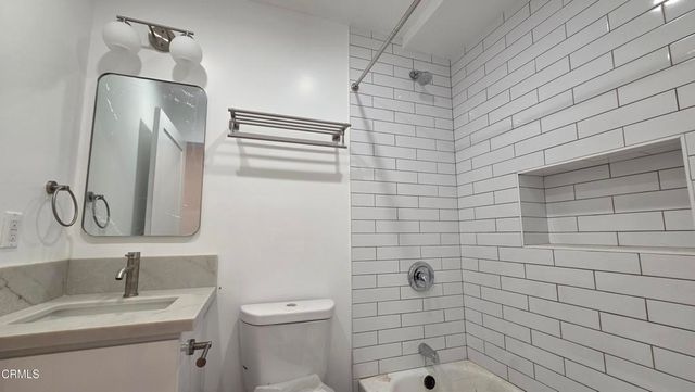 917 N Ridgewood Place, Los Angeles, CA 90038