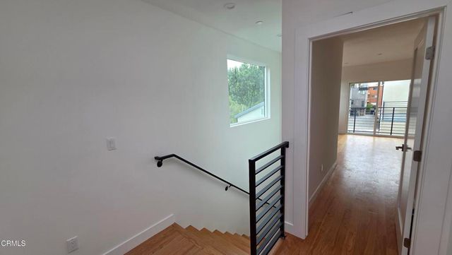 917 N Ridgewood Place, Los Angeles, CA 90038