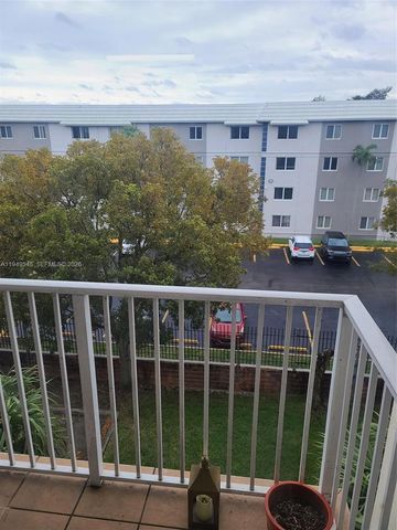 11060 SW 196th St 406, Cutler Bay, FL 33157