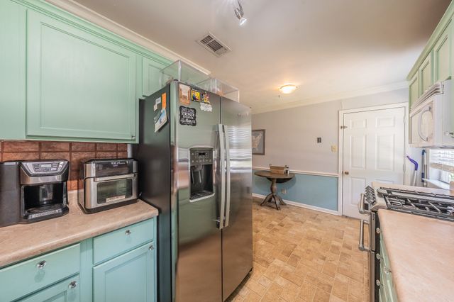 1904 Friar Tuck Drive, Arlington, TX 76013
