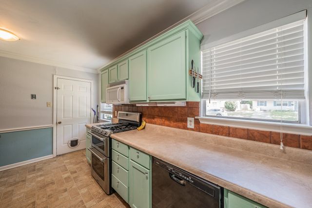 1904 Friar Tuck Drive, Arlington, TX 76013