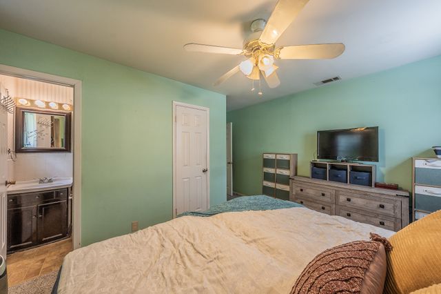 1904 Friar Tuck Drive, Arlington, TX 76013
