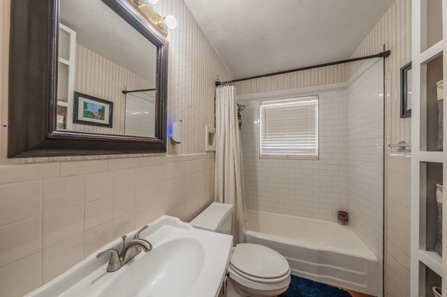 1904 Friar Tuck Drive, Arlington, TX 76013