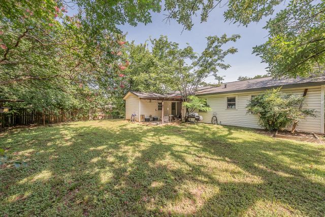 1904 Friar Tuck Drive, Arlington, TX 76013