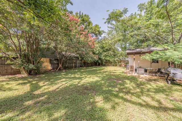 1904 Friar Tuck Drive, Arlington, TX 76013