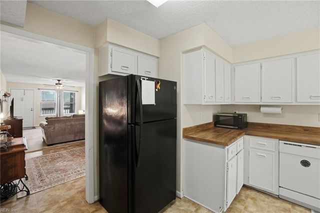 8530 Tidewater Dr Apt 202, Norfolk, VA 23503