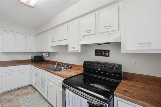 8530 Tidewater Dr Apt 202, Norfolk, VA 23503