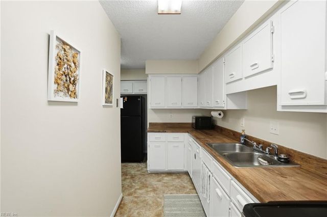 8530 Tidewater Dr Apt 202, Norfolk, VA 23503