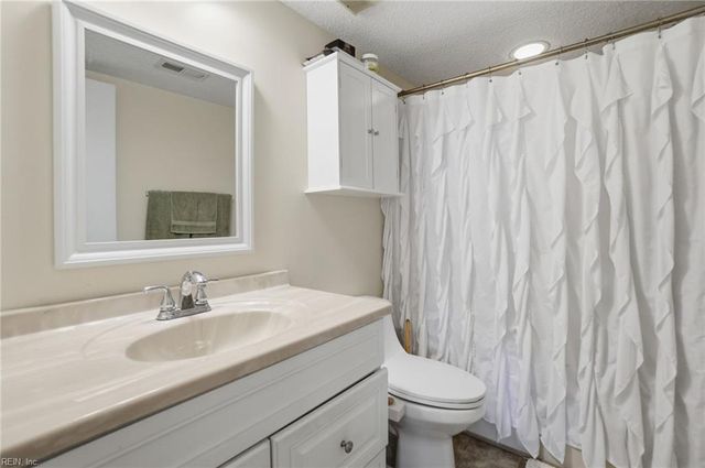 8530 Tidewater Dr Apt 202, Norfolk, VA 23503
