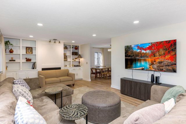 7490 S Section Line Road, Delaware, OH 43015