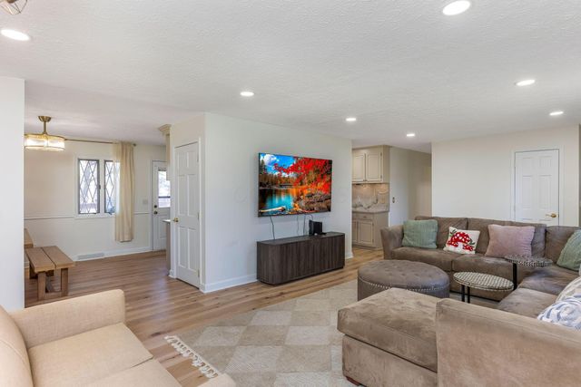 7490 S Section Line Road, Delaware, OH 43015