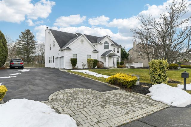 39 Island Trail, Mount Sinai, NY 11766