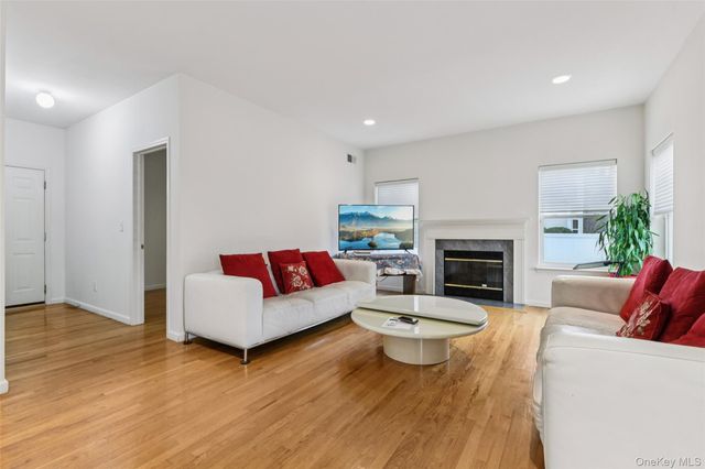 39 Island Trail, Mount Sinai, NY 11766