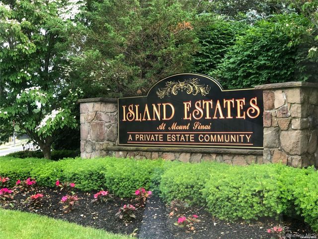 39 Island Trail, Mount Sinai, NY 11766