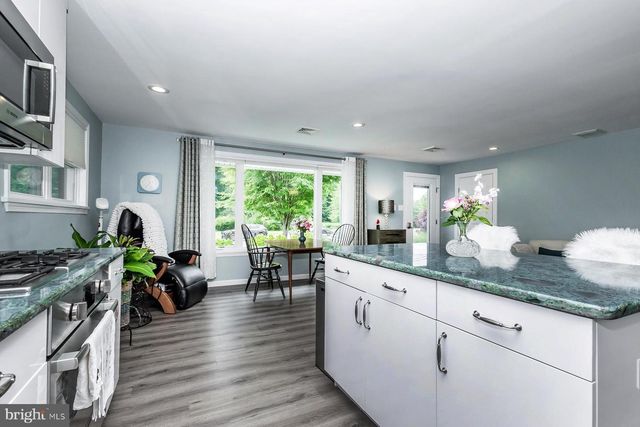1013 LAKESHORE DR, Haddon Township, NJ 08108